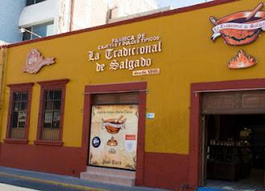 Discover authentic Mexican sweets at La Tradicional de Salgado, Celaya's premier candy store offering traditional delights and artisanal treats.