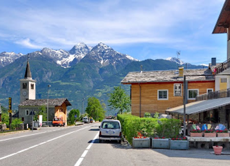 Experience authentic Italian flavors at Ristorante La Chaumière in Aosta Valley - where every meal is a celebration of local cuisine.
