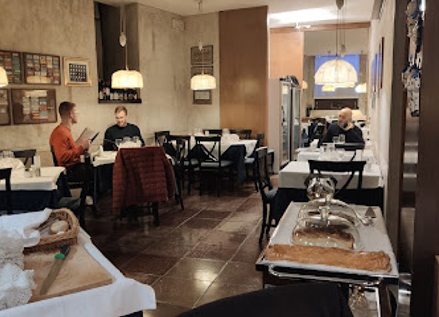 Experience the heart of Italy at Patelli Restaurant in Trento – where authentic flavors meet warm hospitality.