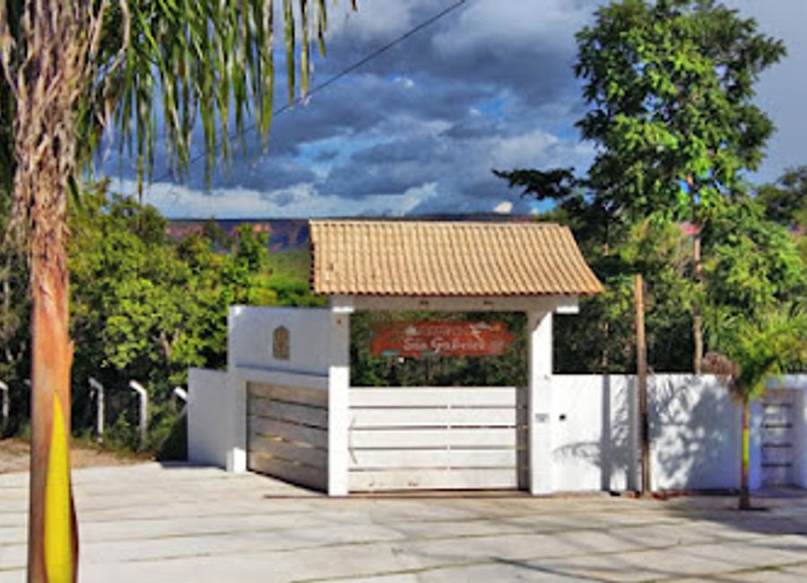Experience tranquility and local cuisine at Pousada e Restaurante São Gabriel in stunning Chapada dos Guimarães.