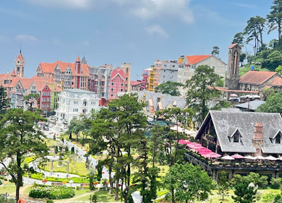 Discover the culinary delights at Sake Restaurant in Tam Đảo - where authentic Vietnamese cuisine meets stunning natural beauty.