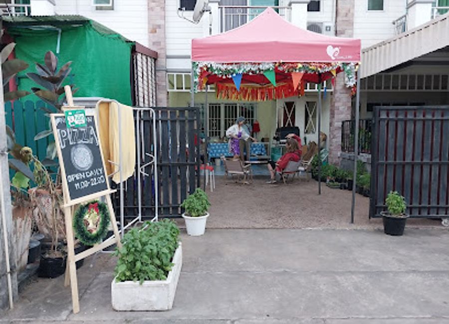 Discover the best wood-fired pizzas in Nan at Nan Artisan Pizza - where traditional flavors meet local ingredients.