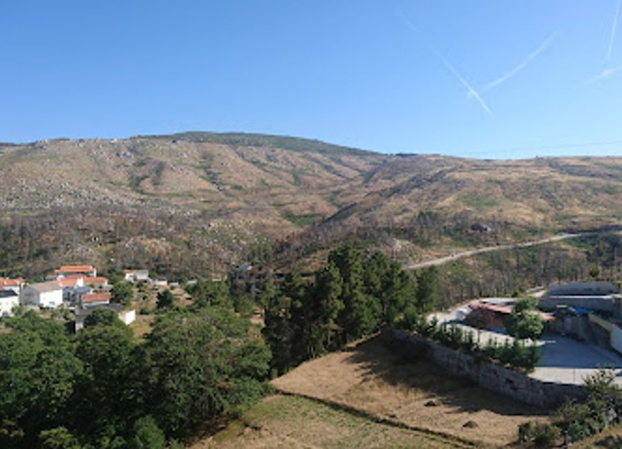 Experience authentic Portuguese cuisine at Monte Estrela while enjoying stunning views in beautiful Sabugueiro.