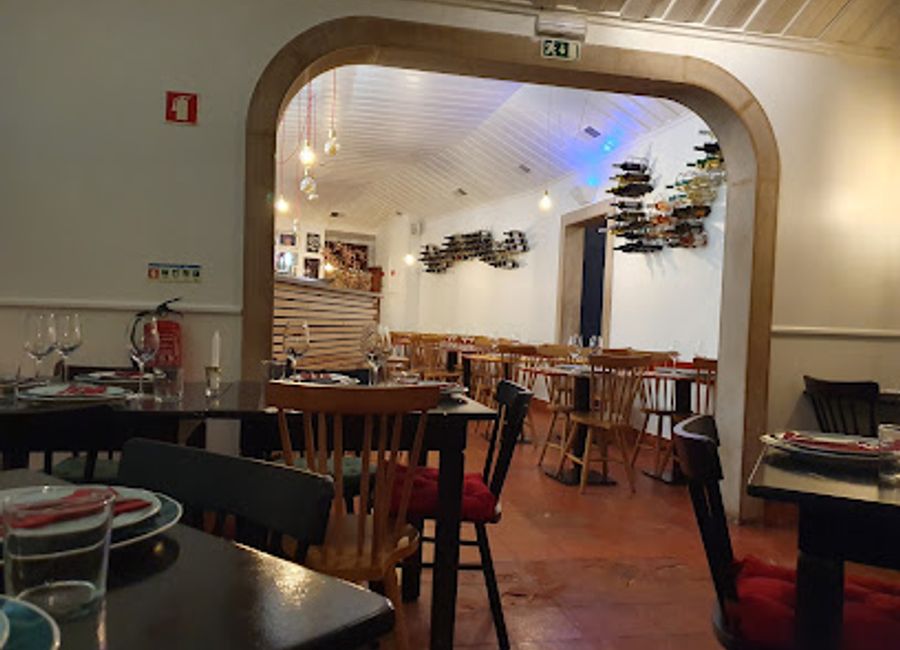 Experience authentic Portuguese tapas at Tu e Eu in Lisbon - where flavor meets tradition in every bite.