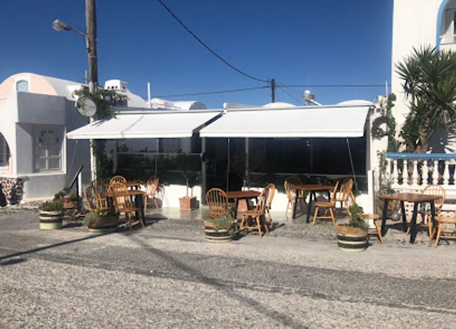 Discover culinary excellence at Avocado in Imerovigli - where Mediterranean flavors meet stunning sea views.