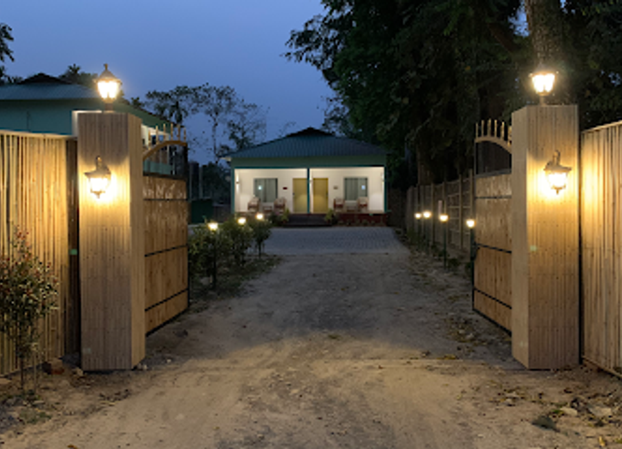 Discover comfort and adventure at Jungleciti House, your gateway to Kaziranga National Park's wildlife wonders.