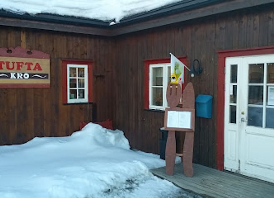 Experience authentic Norwegian cuisine at Tufta Kro in Røros - where cozy ambiance meets delicious food at moderate prices.