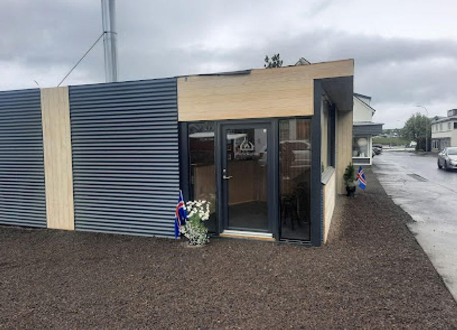 Discover Pizzakofinn in Húsavík - where authentic Italian pizza meets Icelandic charm in an unforgettable dining experience.