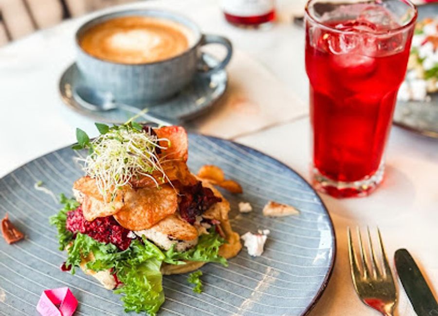 Discover the cozy charm and delightful flavors at Jordbærpikene Røros – where local ingredients meet warm Norwegian hospitality.