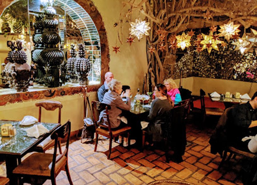 Discover the flavors of Mexico at Tío Lucas Restaurante Bar in San Miguel de Allende - where grilling meets tradition in a vibrant setting.