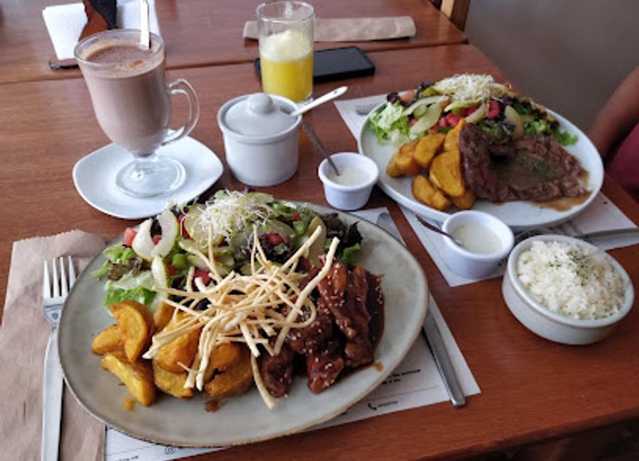 Discover authentic Peruvian flavors at Calima Restaurant & Café in Huaraz – where tradition meets taste.