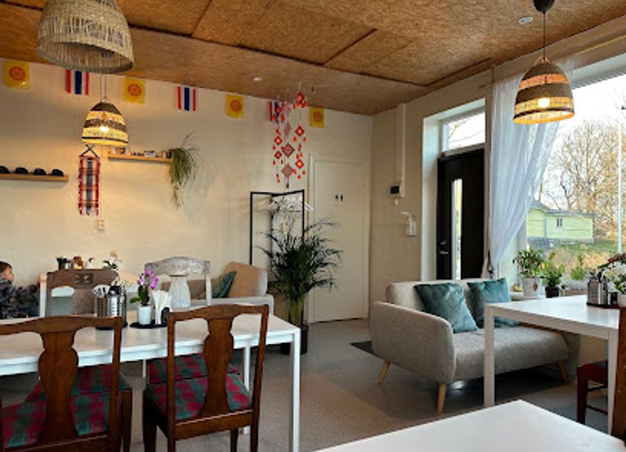 Experience authentic Thai flavors at Kao Thai in Käina—where culinary tradition meets fresh ingredients in every dish.