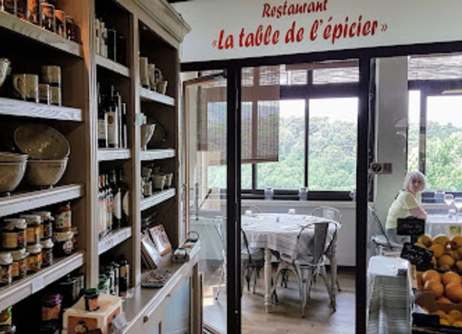 Discover Provençal culinary excellence at La Table de L'Épicier in Ménerbes—an unforgettable dining experience awaits.