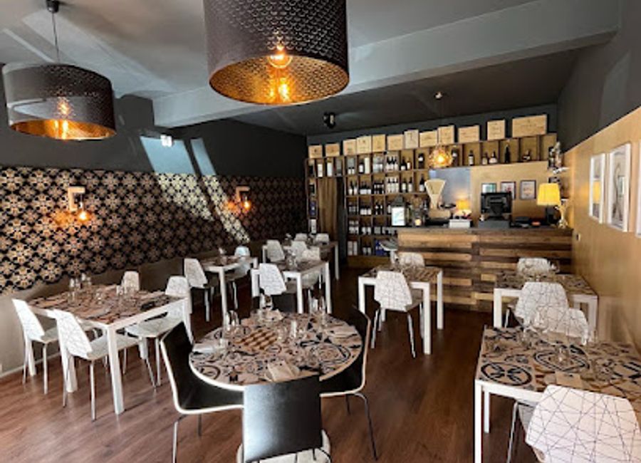 Experience authentic Portuguese cuisine at Restaurante Sabores Do Mercado in Sintra - where every dish tells a story.