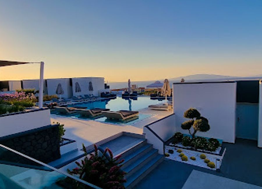 Discover authentic Greek cuisine at Avra Santorini Restaurant with breathtaking views and a warm atmosphere in beautiful Santorini.