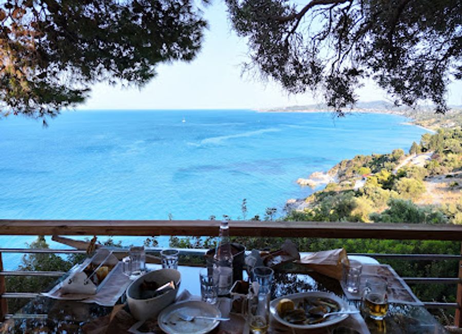 Discover authentic Greek flavors at Taverna Xigia in Zakynthos – where culinary excellence meets stunning coastal views.
