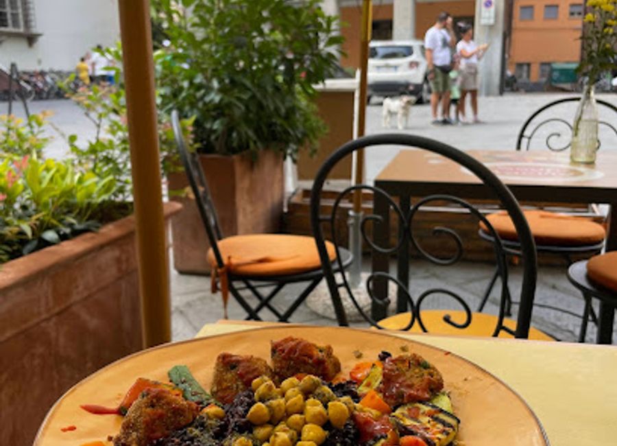 Experience the best vegan cuisine at Soup in Town - a culinary gem in the heart of Lucca offering fresh ingredients and vibrant flavors.