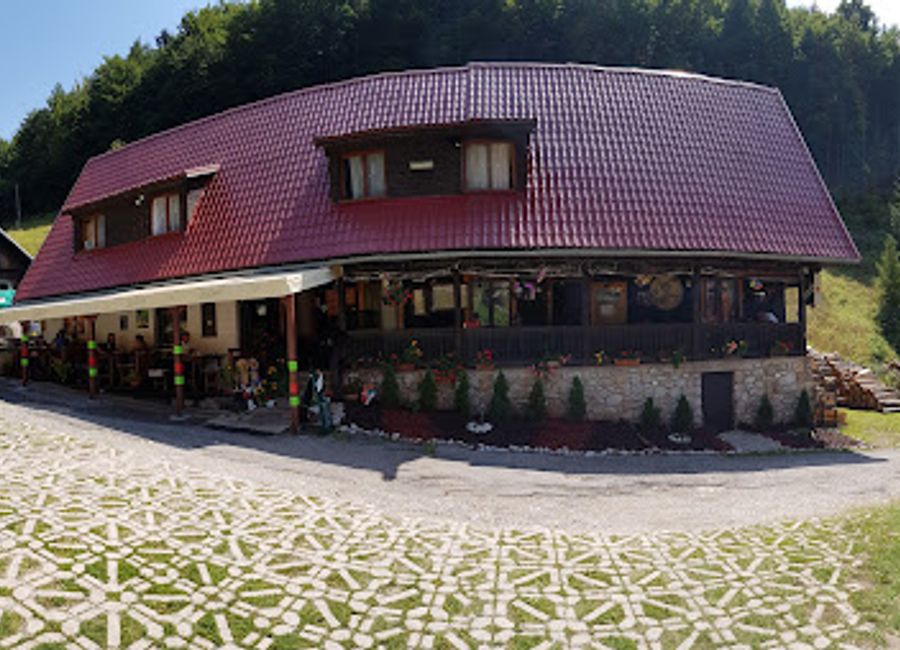 Discover authentic Slovak cuisine at Penzión Reštaurácia Pastierňa in Dedinky—where tradition meets taste amidst stunning landscapes.