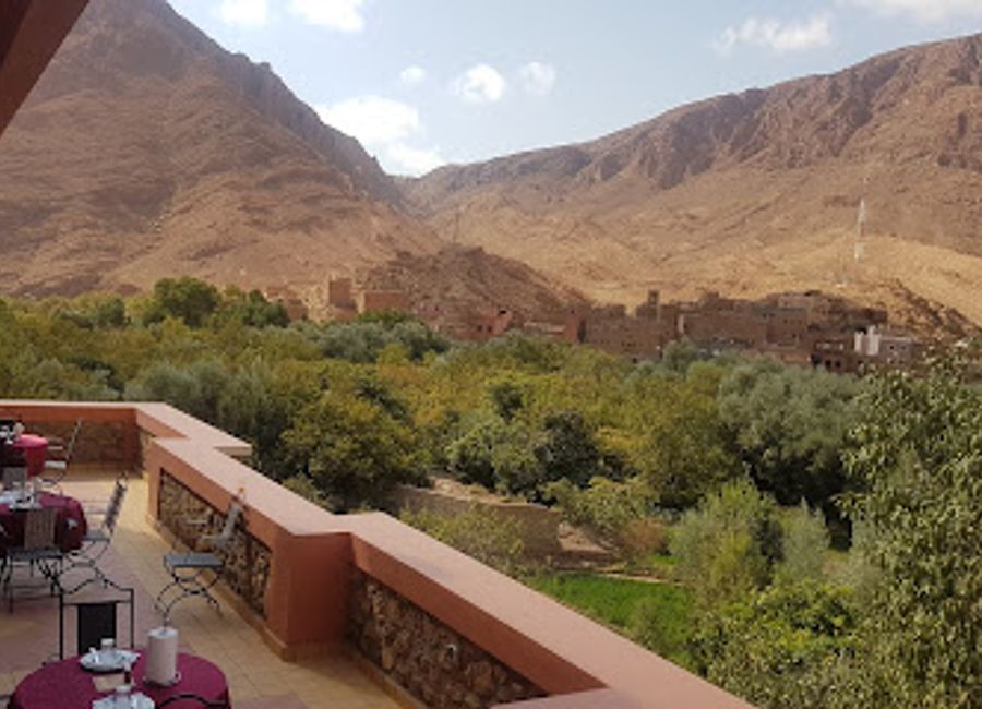 Discover authentic Moroccan cuisine at Auberge Restaurant Fatihi Freres in Tinghir—where every dish is a celebration of local flavors.