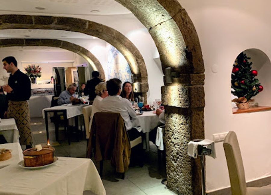 Discover authentic Portuguese flavors at Lisboa à Noite - A must-visit dining destination in Lisbon for food enthusiasts.