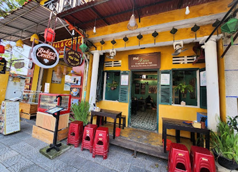 Discover authentic Vietnamese flavors at Pho Xua in Hội An - where every bowl tells a story of tradition and taste.