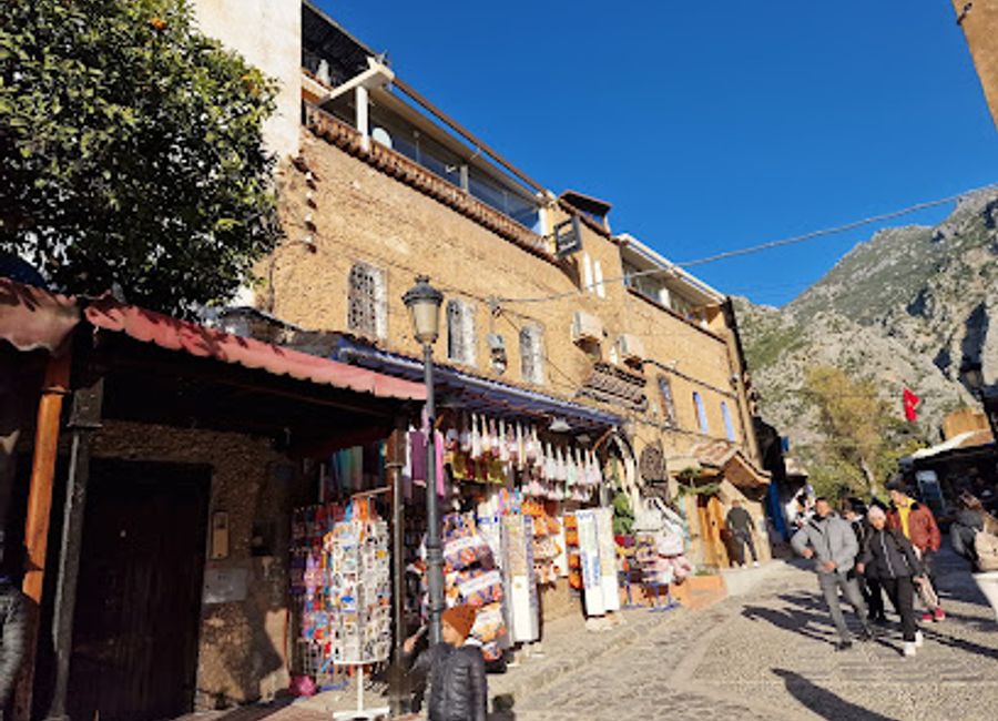 Experience delightful crepes and artisanal ice cream in Chefchaouen's charming ambiance.