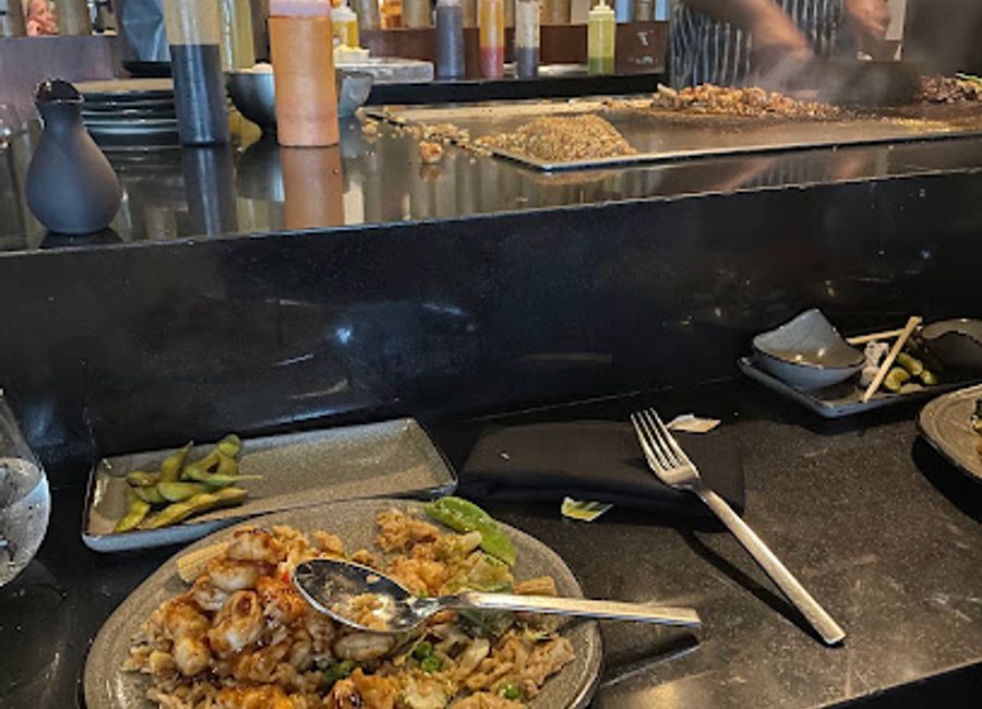 Experience the best of Jamaican cuisine at Momo in Ocho Rios – where flavor meets hospitality in an unforgettable dining atmosphere.