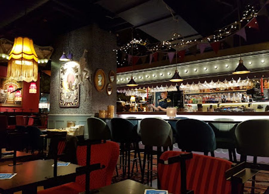 Experience vibrant tapas and a lively atmosphere at Pinchos in Gothenburg - where culinary creativity meets shared enjoyment.