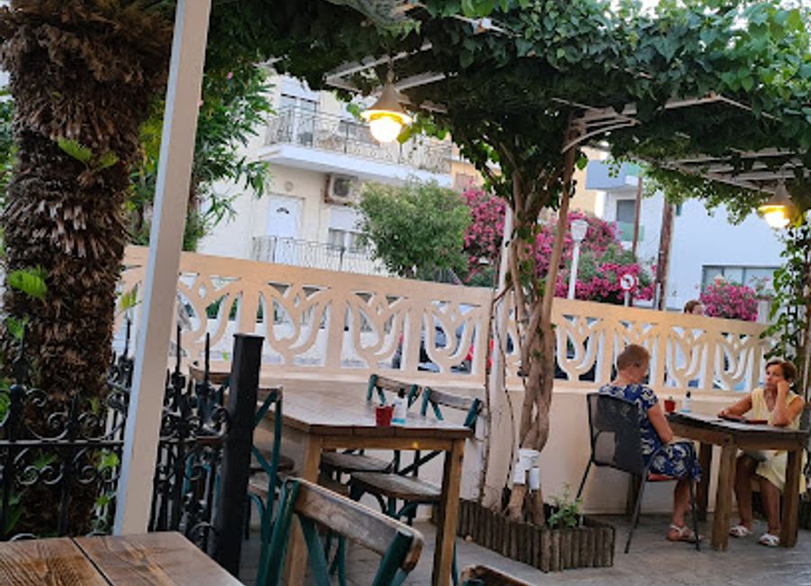 Experience authentic Greek cuisine at 4 Rodies in Rhodes – where every dish tells a story of tradition.