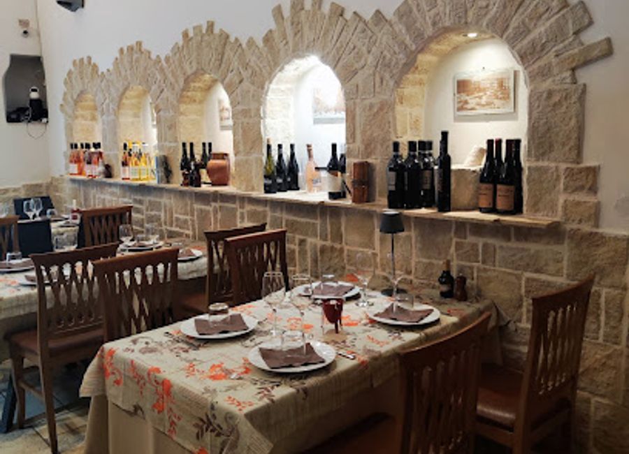 Experience the essence of Italy at Le Nicchie - where traditional flavors meet modern elegance in Bari's culinary scene.