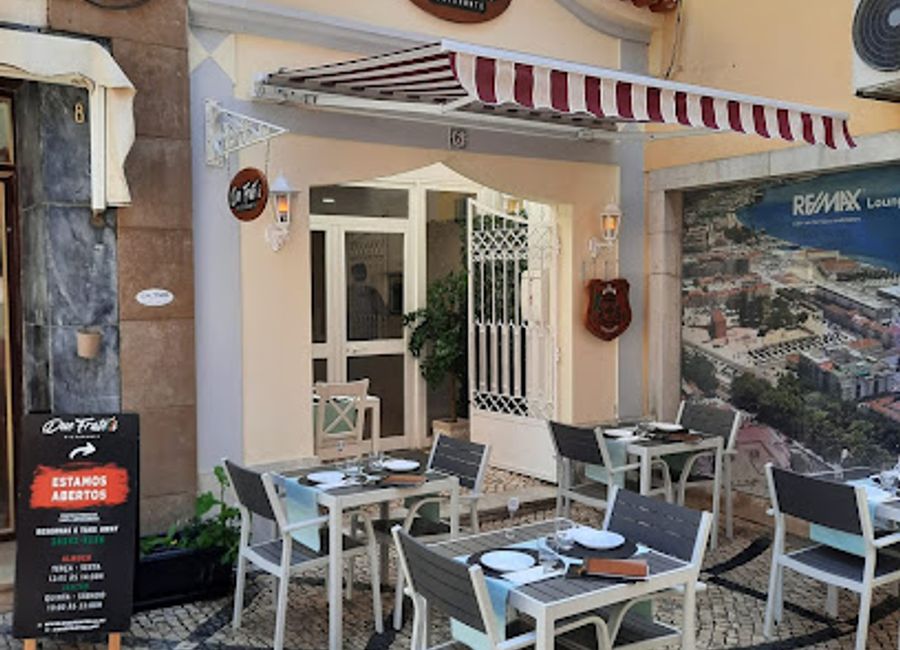 Experience the essence of Italy at Due Fratelli Ristorante in Setúbal – where every dish tells a story of tradition and flavor.