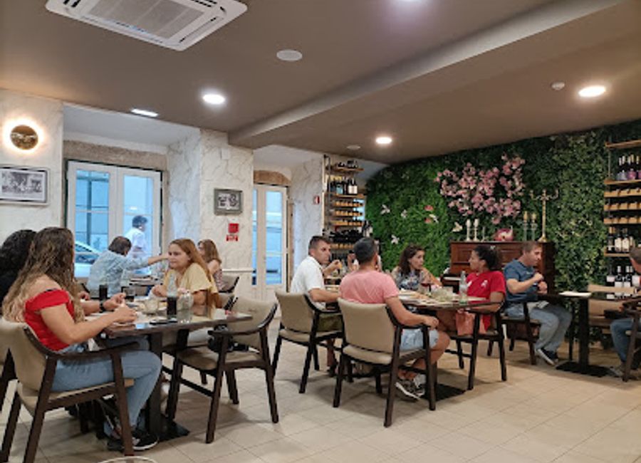 Savor authentic Portuguese cuisine at Sabores ao Rubro in Tomar - where every dish tells a story.