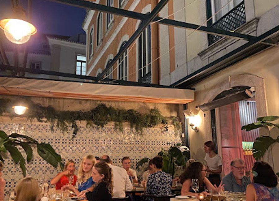 Discover The Decadente in Lisbon: where tradition meets modernity in an unforgettable dining experience surrounded by stunning views.