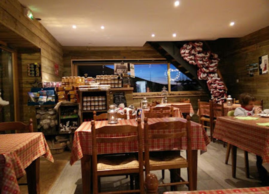 Discover authentic French cuisine at Buron du Col de la Croix Morand, where stunning landscapes meet culinary excellence in Chambon-sur-Lac.