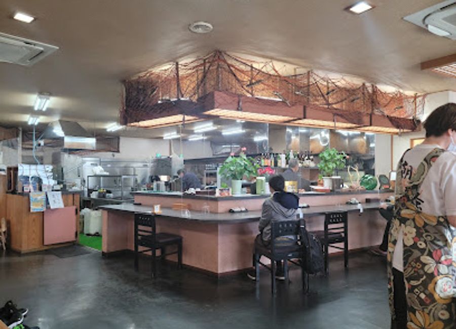 Experience authentic Japanese tempura at Shiosai in Yakushima—where fresh ingredients meet culinary excellence.