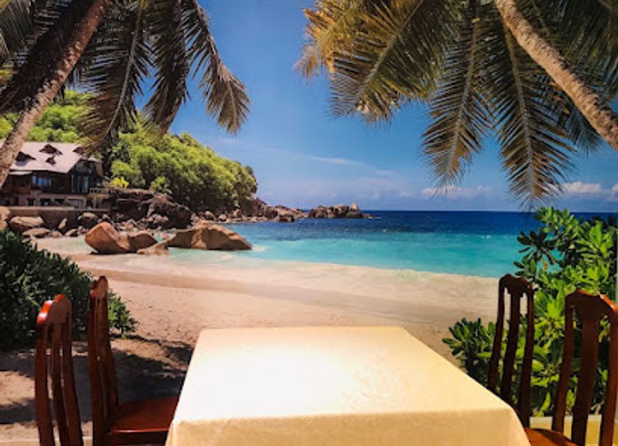 Discover authentic Vietnamese flavors at Quán Tri Kỷ in Côn Đảo—where fresh seafood meets traditional culinary artistry.