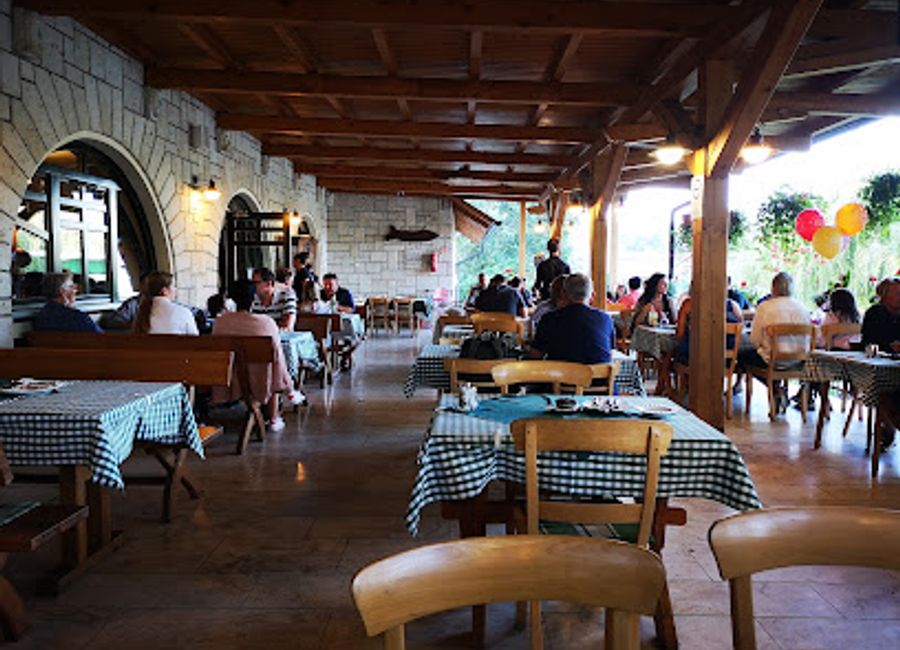 Experience authentic Hungarian cuisine at Bonchidai Étterem in Tokaj – where local flavors meet exquisite wines.