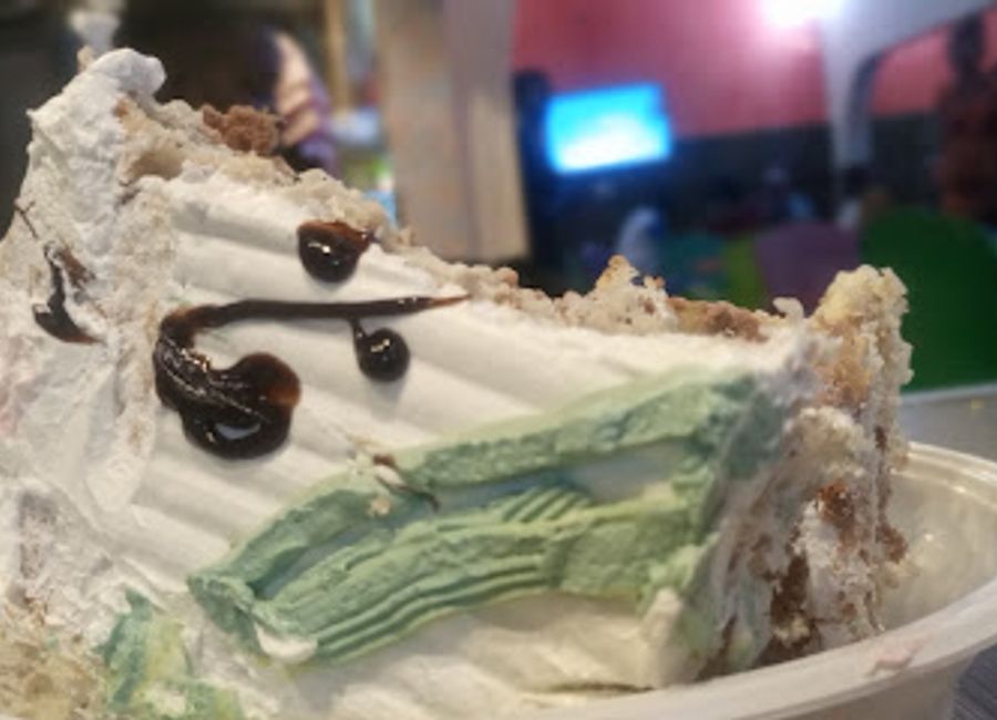 Discover authentic Malian flavors at Zeina Café in Mopti - where every dish tells a story.