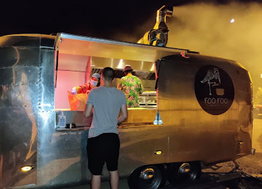 Experience delectable hamburgers at FooFoo Streetfood Trailer in Ioannina - where local flavors meet vibrant street food culture.