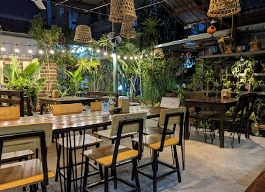 Experience authentic Burmese cuisine in Chiang Mai at The Swan – where traditional flavors meet modern hospitality.