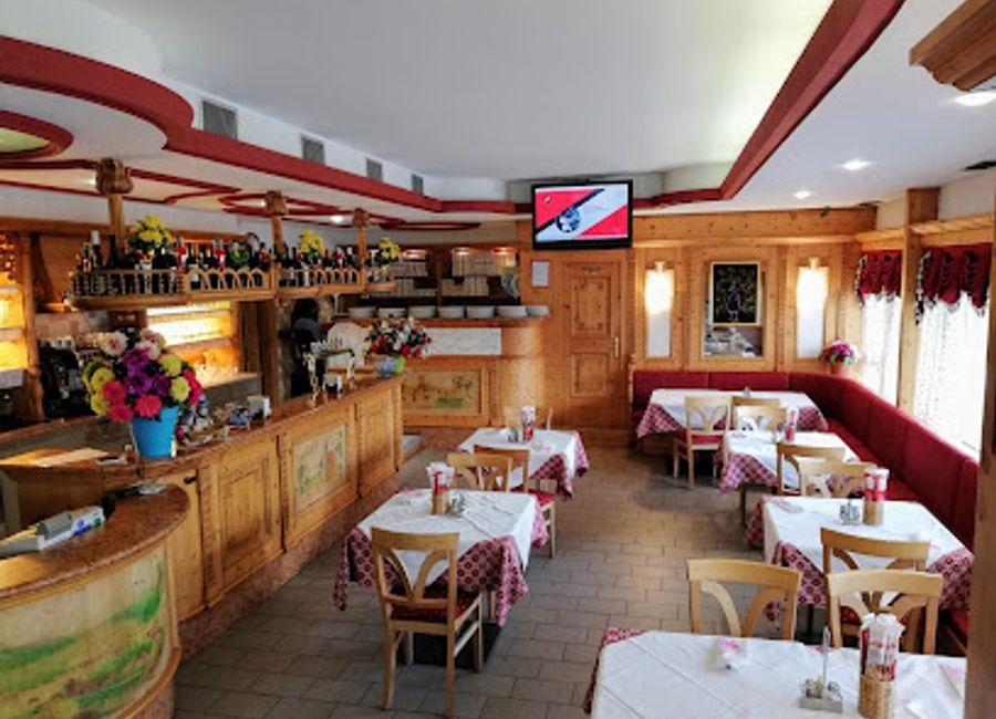 Discover La Terrazza: A unique fusion of Indian and Italian cuisine awaits in Trento's vibrant dining scene.