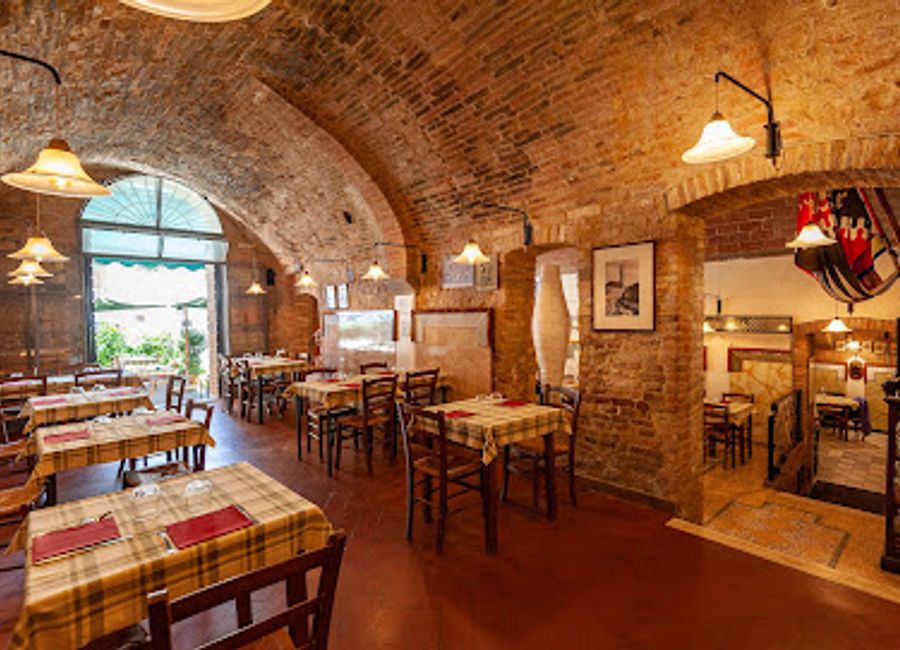 Discover authentic Tuscan flavors at Ristorante La Finestra in Siena - where tradition meets culinary excellence.