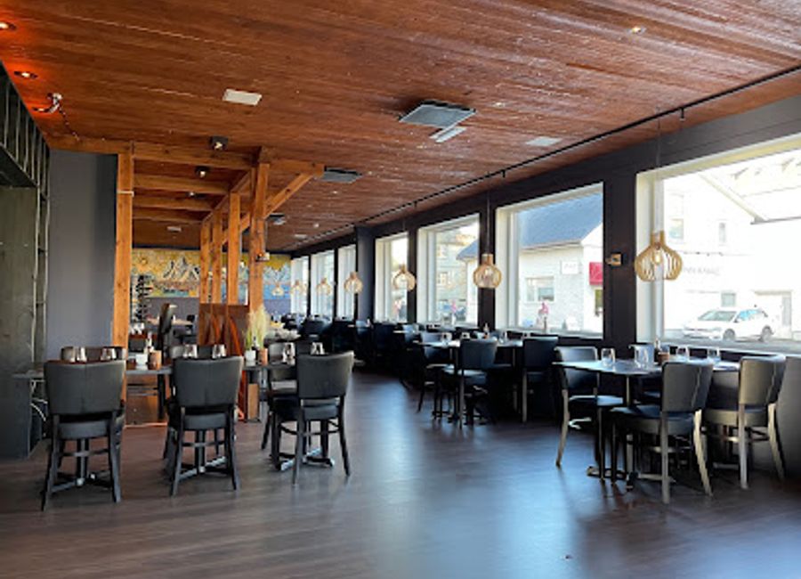 Experience exquisite Japanese cuisine blended with fresh local flavors at Sakura Lofoten in Svolvær—where every dish tells a story.