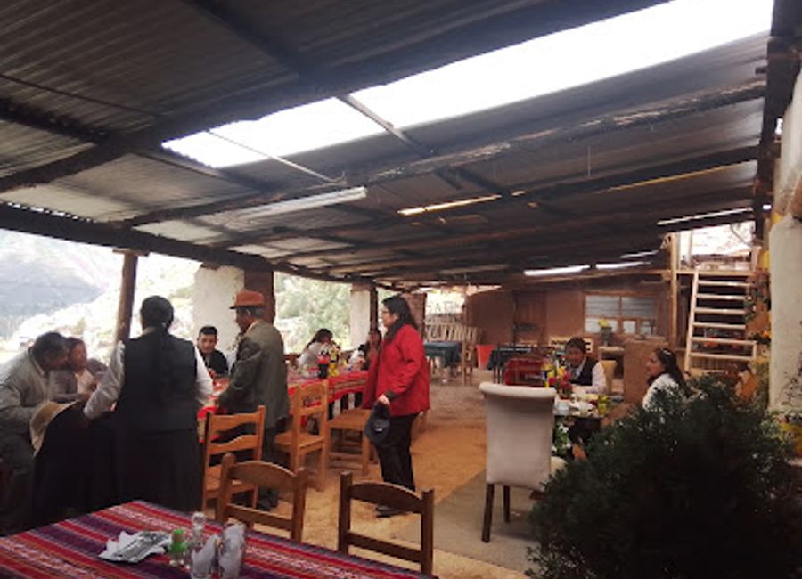 Experience authentic Peruvian barbecue amidst stunning landscapes at Wiñay Wayna in Urubamba.