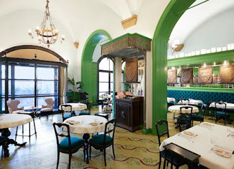 Experience fine dining at its best with innovative Italian cuisine at Gucci Osteria da Massimo Bottura in Florence.