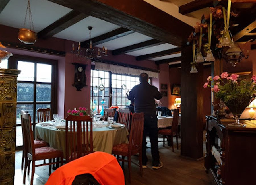 Discover authentic Polish flavors at Restauracja z Zielonym Piecem in Olsztynek – where tradition meets taste in every bite.