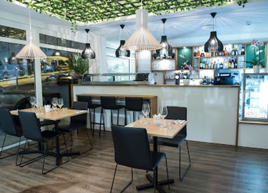 Discover Suvi in Tromsø for an exceptional sushi dining experience blending tradition with modern Asian fusion flair.