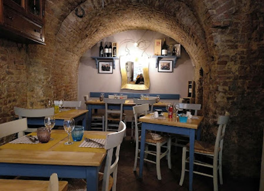 Experience authentic Tuscan cuisine at Osteria Il Carroccio in Siena - where tradition meets flavor in every dish.