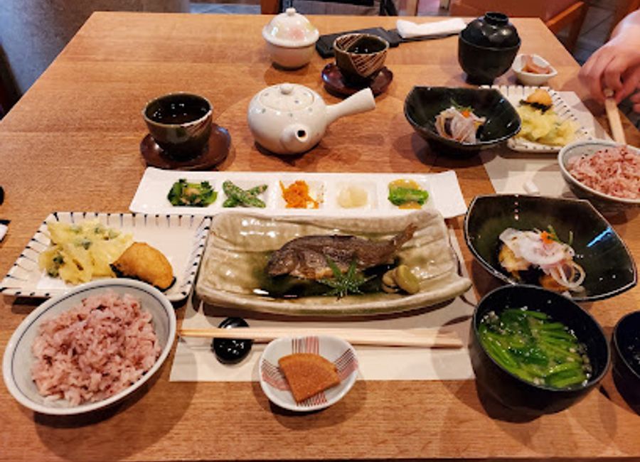 Discover the art of Kyoto-style dining at Naramachi Hiyori—where tradition meets creativity in every delicious bite.