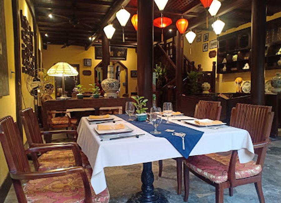 Experience authentic Vietnamese flavors blended with Indian spices at Little Faifo Restaurant in Hội An's Old Town.